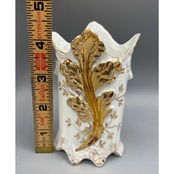 Antique White Porcelain Bud Vase Gold Tone Leaf Design Ornate Scalloped Edge - Picture 6 of 6